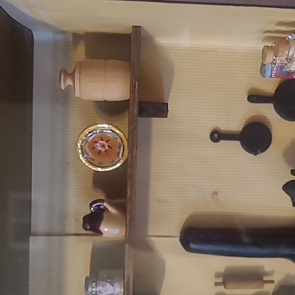 Vintage Miniature Kitchen - Picture 5 of 5